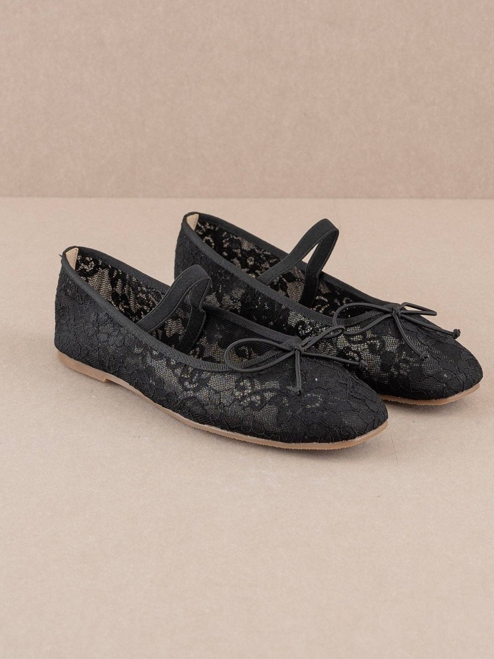 Title:
Oasis Society Bisbee Black Lace Ballet Flats